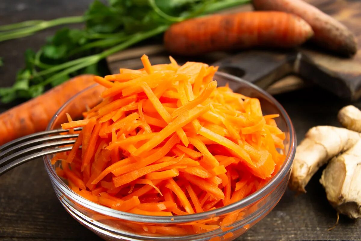 Квашеная морковь рецепт классический. Квашеная морковь рецепт классический. Морковь натертая на крупной терке красивое фото. Sauerkraut – квашеная капуста. Квашеная морковь.