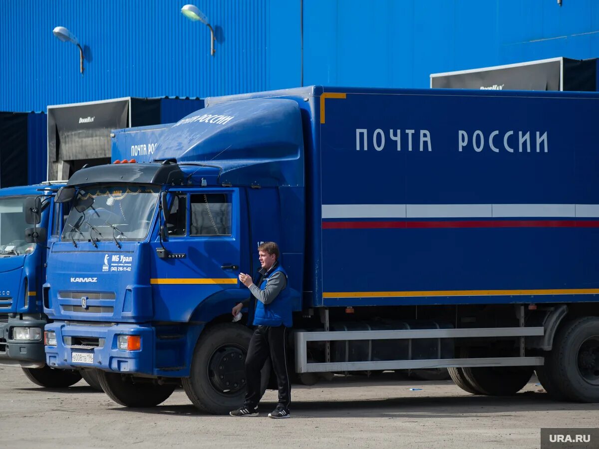 почтовая машина. почта россии автопарк. камаз 5325 почтовые. почта автопарк. форд транзит грузовой фургон почта.