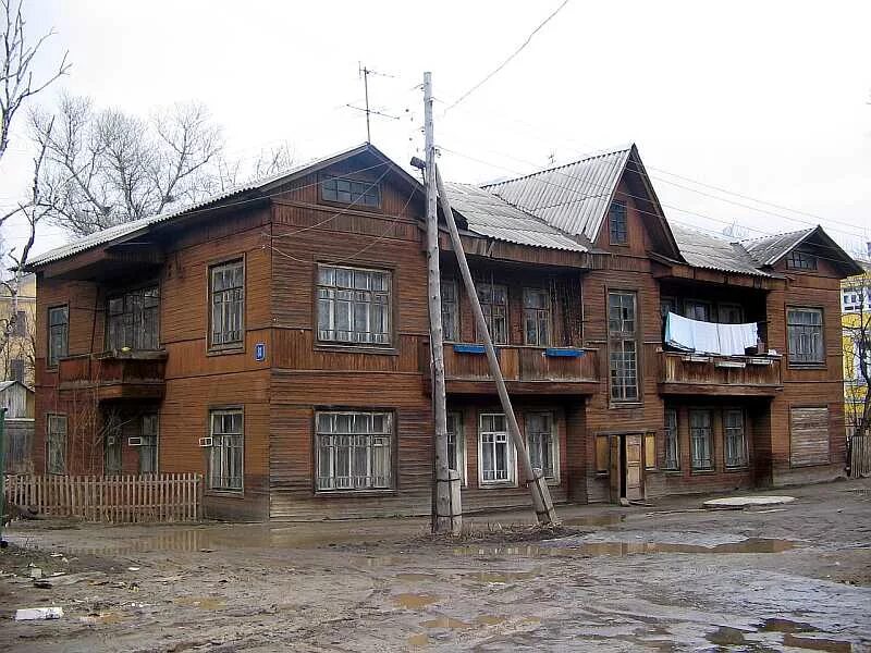 Бараки центр. Рыбинск двухэтажный бревенчатый барак. двухэтажные жилые бараки самара. вологда бараки. жилые бараки спичками.