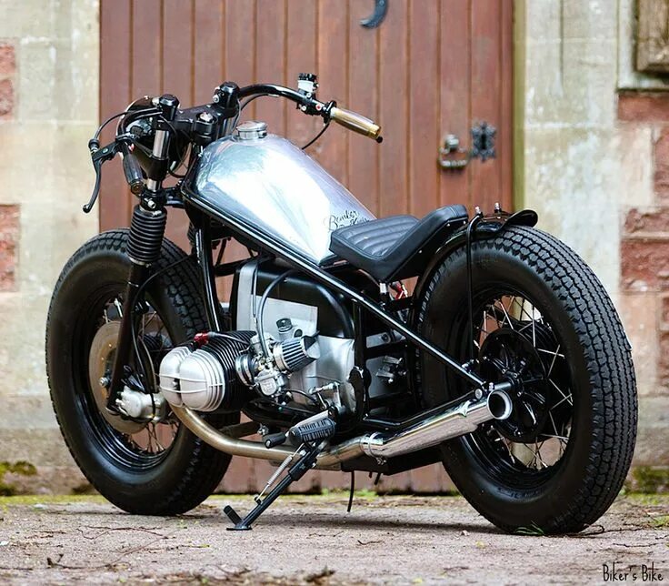 Bobber мотоцикл BMW. Чоппер боббер. Урал боббер. Урал кастом боббер.