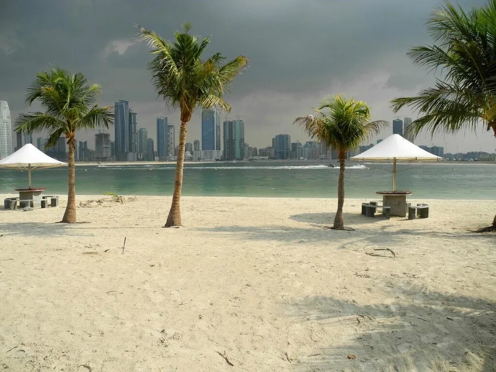 Парк аль мамзар. Аль Мамзар Дубай. Аль Мамзар Бич парк. Пляж Аль Мамзар в Дубае. Пляжный парк Аль Мамзар в Шардже.