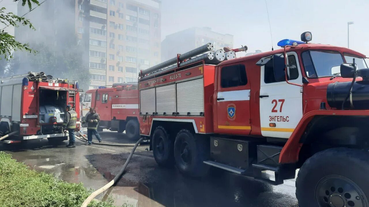 Нападение на энгельс. Пожар. Пожар в Энгельсе. Пожар в Энгельсе вчера. Город Энгельс пожарные.