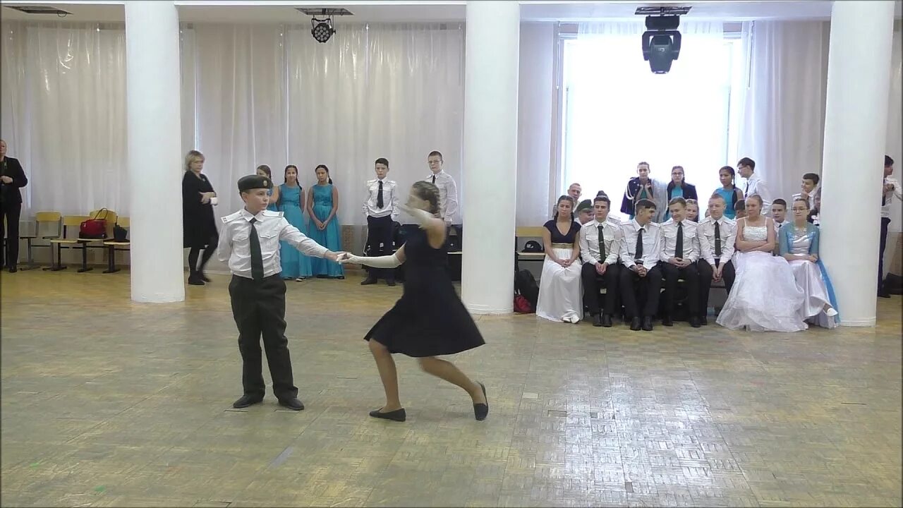 Поселок северный воркута. Воркута, пос. 12 школа воркута последний звонок. Школа 42 воркута. Воркута моу сош 42.