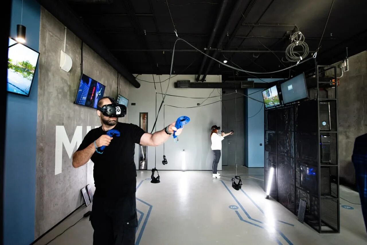 VR клуб Санкт-Петербург Салова, 61. Mir VR родео драйв. Бухарестская виртуальная реальность. VR пространство.