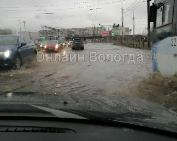 Вологодская область половодье. Вечерняя вологда. Река вологда зимой. Лед на реке вологда. Плотина вологда на тошне.