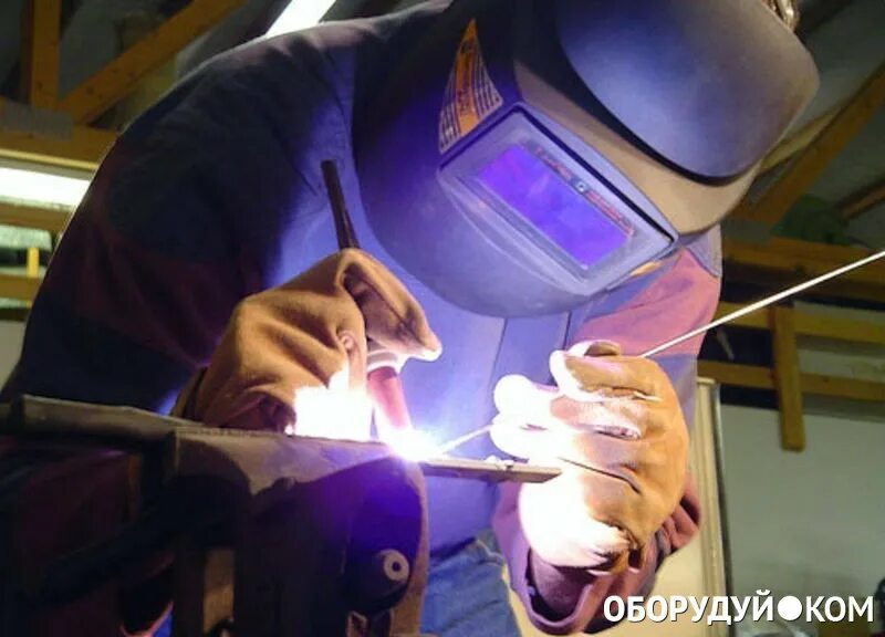 Аргонодуговая сварка tig. Аргонно дуговая tig сварка алюминия. Аргоновая сварка tig. Сварщик аргон. Аргон тиг сварка.