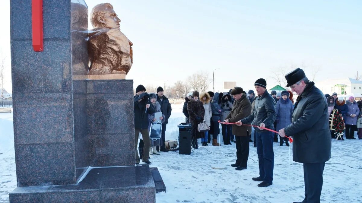 Памятник ивану туркеничу. Памятник туркеничу в петропавловке. Гисметео петропавловка воронежской. Гисметео петропавловка воронежской. Гисметео петропавловка воронежской.