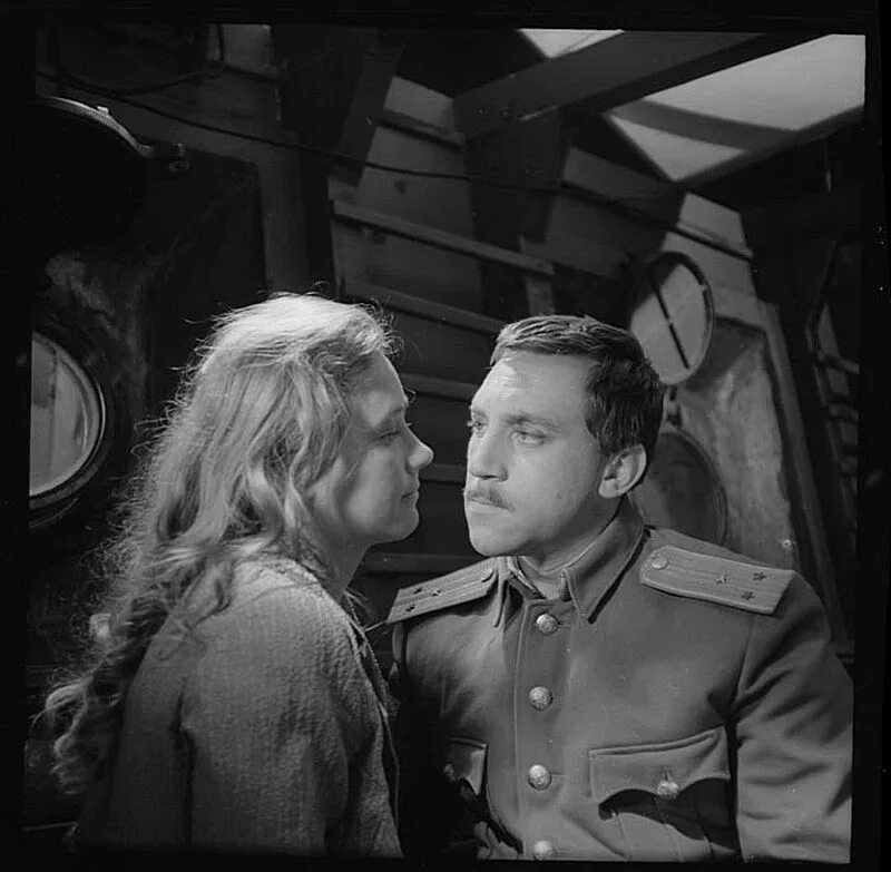 Служило два товарища. Служили два товарища фильм 1968. ия саввина фильм служили два товарища. высоцкий в фильме служили два товарища. высоцкий брусенцов.