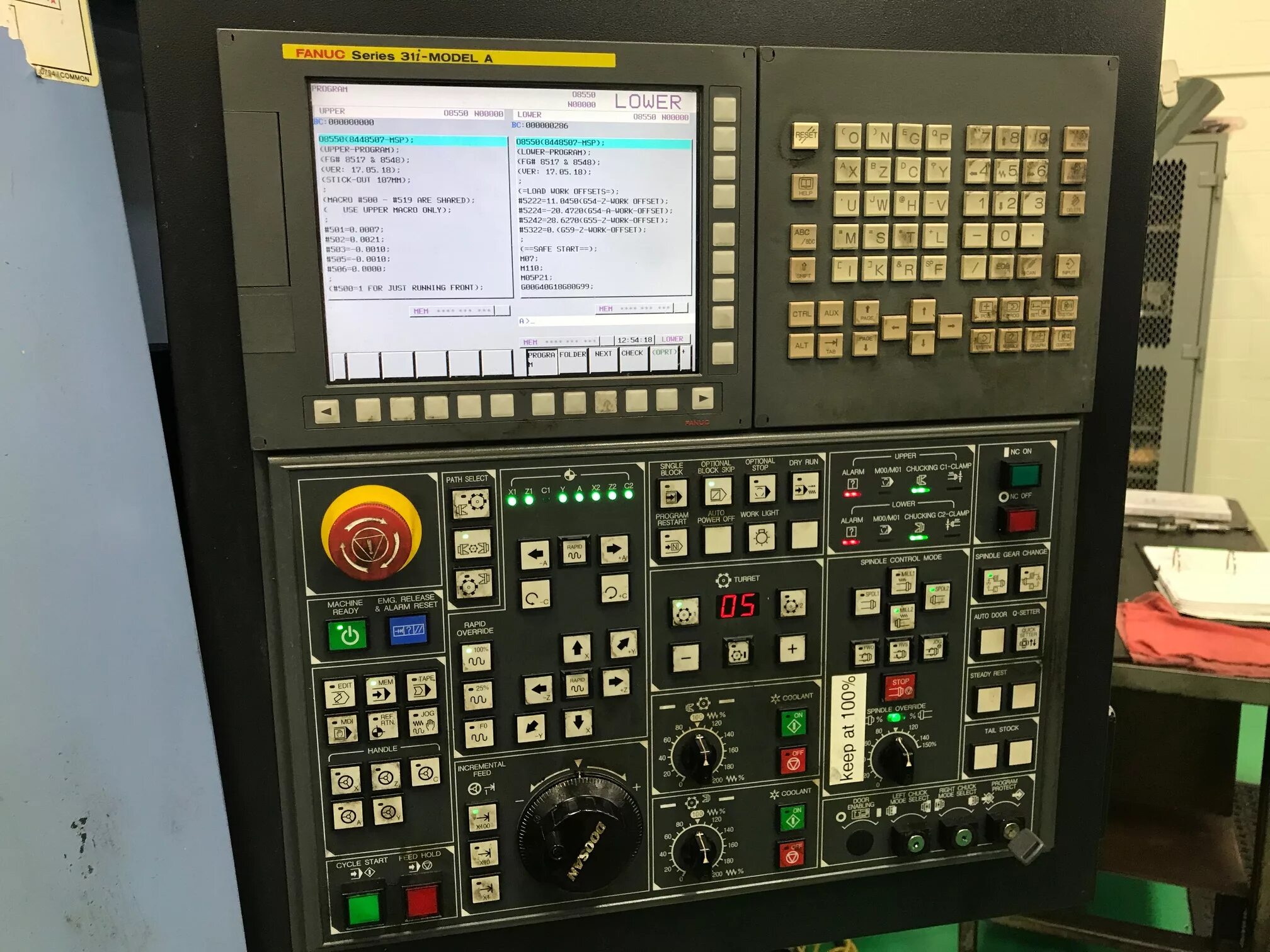 Fanuc ошибки. Фанук 31i. fanuc 31i панель. fanuc 20 стойка чпу. стойка фанук 31i.