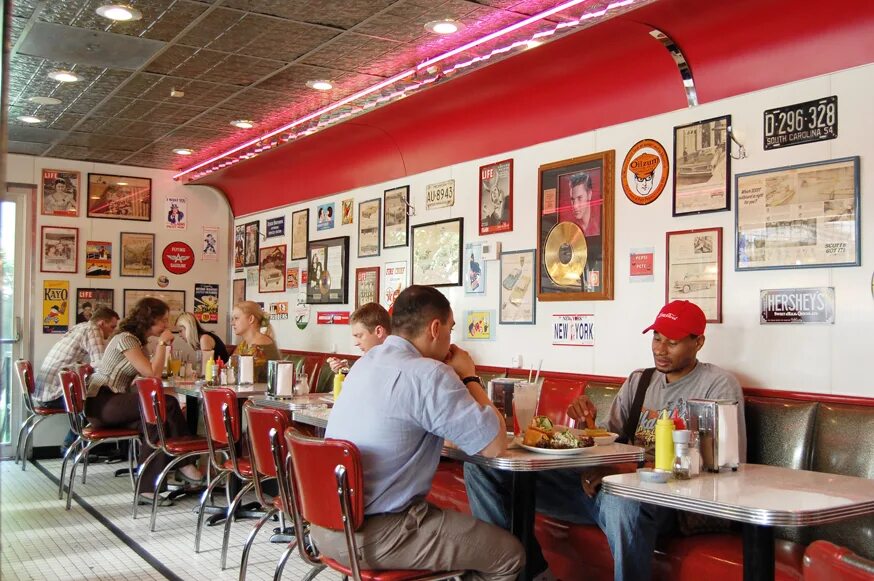 Starlite diner. Кафе старлайт динер. starlite diner страстной бульвар 8а. старлайт американский ресторан. старлайн динер кафе.