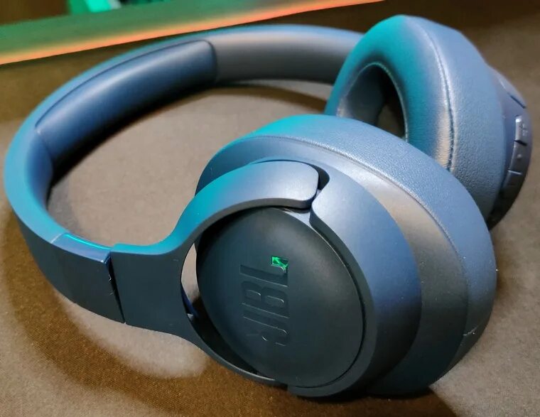 Jbl tune 710bt. Беспроводные наушники jbl tune 710bt. наушники jbl 710. jbl tune 710bt blue.