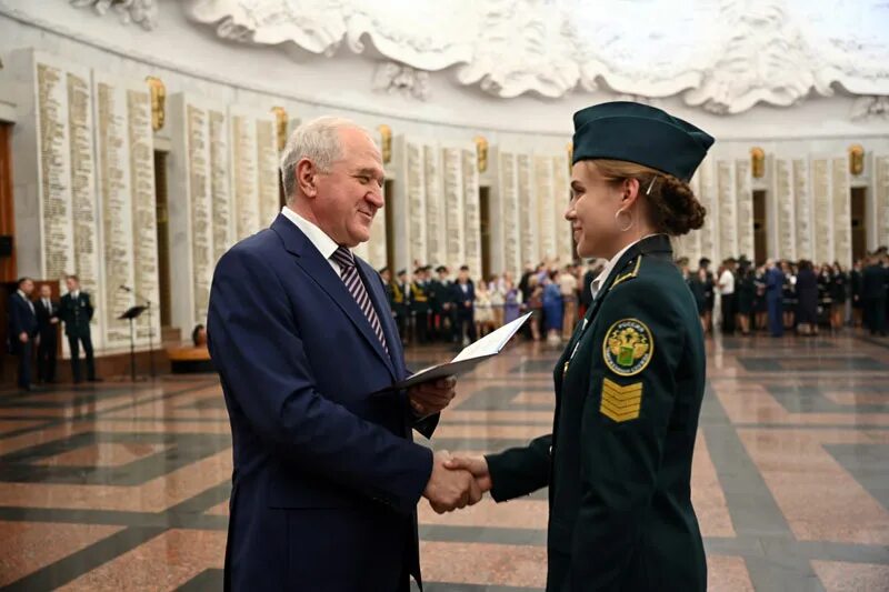 В. Начальник таможенной академии. Начальник таможенной академии. Академия таможенного дела в люберцах. Мантусов таможенная академия.