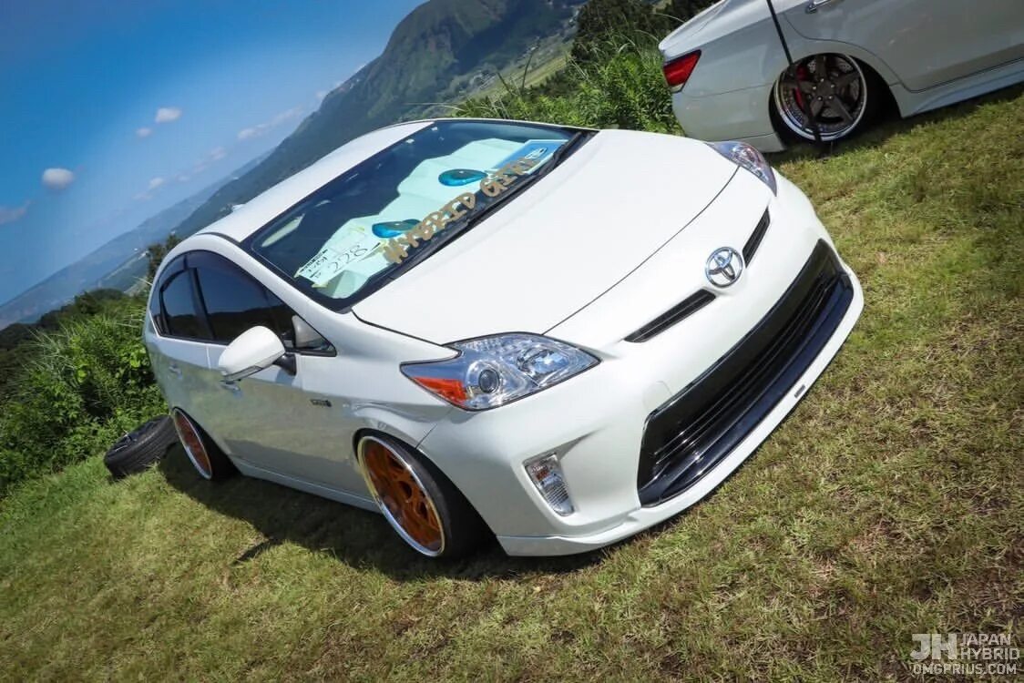 Prius 30. Toyota Prius zvw30. Тойота Приус 30. Toyota Prius 3 stance. Prius zvw30-5021409.