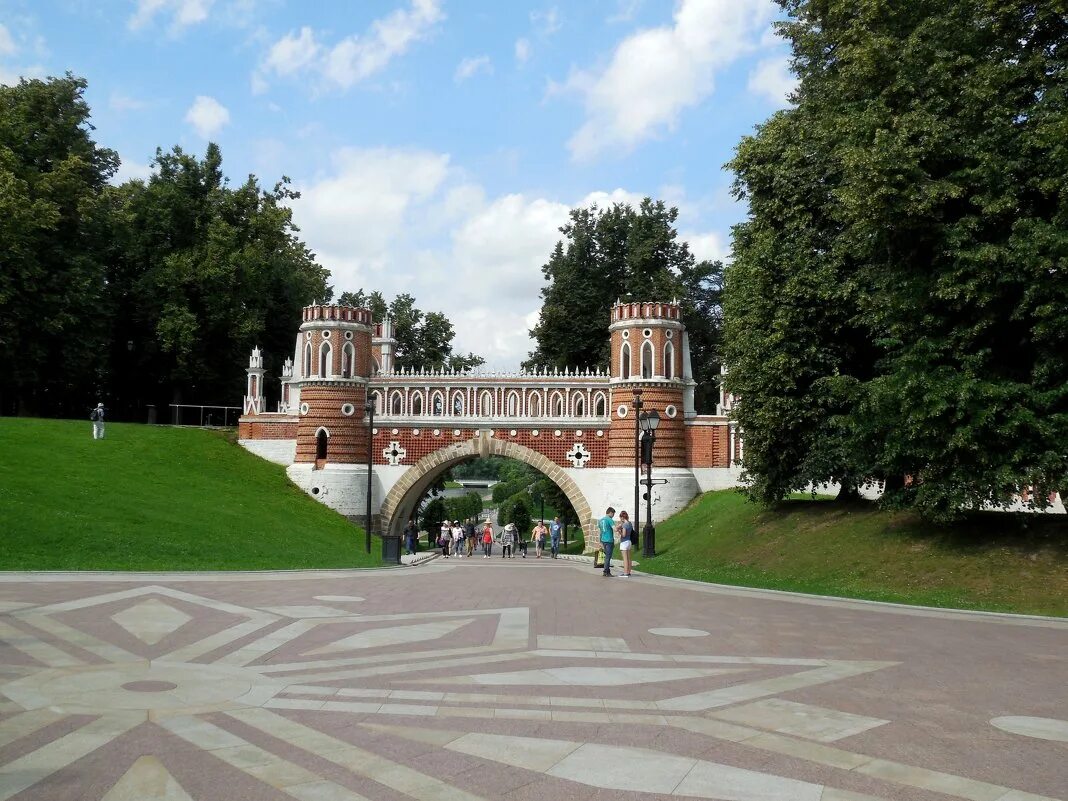 Парк царицыно работа. Екатерининский парк Царицыно. Царицыно (дворцово-парковый ансамбль). Царицынский парк. Парк Царицыно летом.