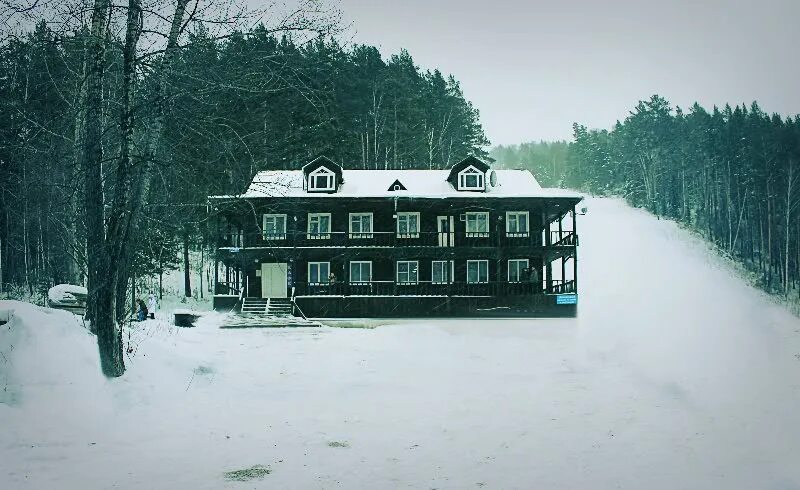 Жизнь после дом отдыха ягодка. Ягодка новокузнецк. гора ягодка новокузнецк. ягодка 2 новокузнецк. ягодка горнолыжный комплекс в новокузнецке.