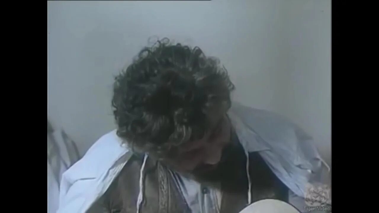 песня нас не нужно жалеть цыган. будулай нас не надо жалеть. нас не надо жалеть ведь и мы никого не жалели волонтир слушать песня. фильм цыган будулай. михай волонтир.