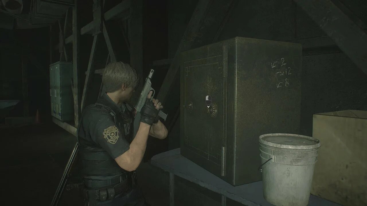 Резидент ивел 2 статуя девы. Сейф re2 remake. resident evil 2 кнопочный сейф. резидент ивел 2 леон в канализации. резидент ивел 2 канализация.