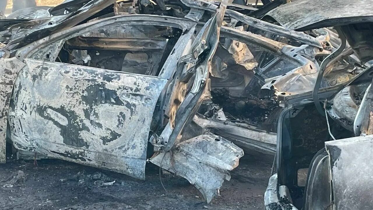 Сгорели или згорели. В Волгограде взорвалась машина.