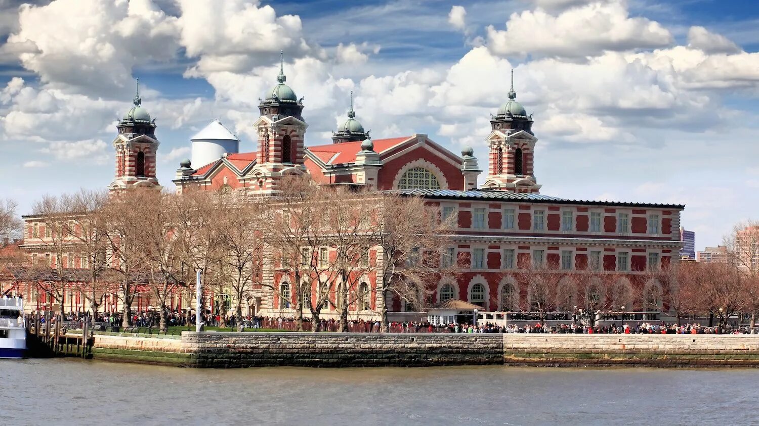 Ellis island. Эллис Айленд. Эллис Айленд в Нью-Йорке. Остров Эллис музей. Музей иммиграции на острове Эллис.