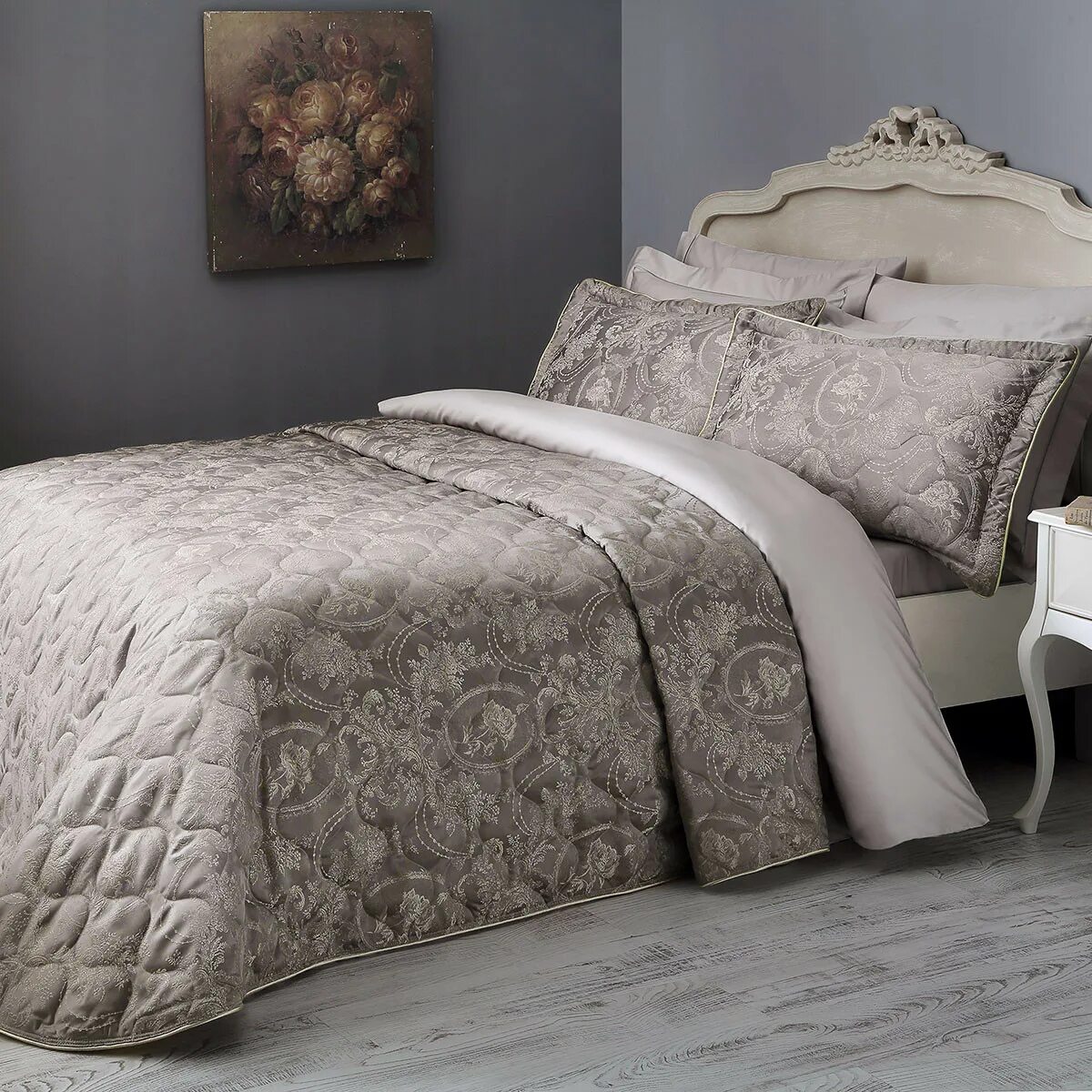 Спальные покрывала купить. Покрывало Тиволио хоум. Покрывало Arya Bedspread Set. Tivolyo Home одеяло. Tivolyo Home Grant постельное белье.