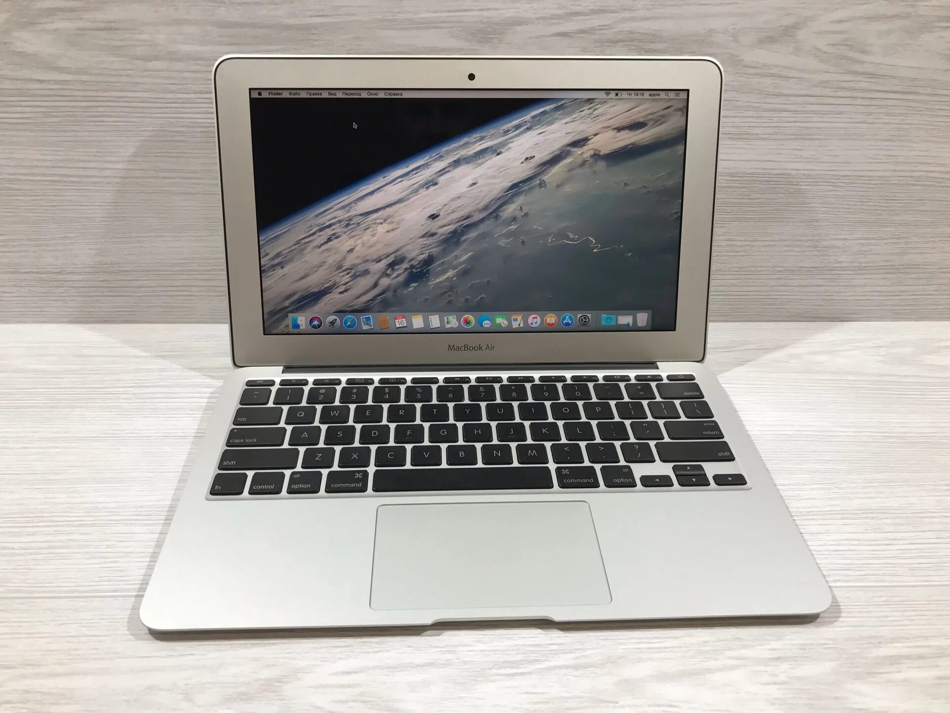 Купить macbook 11. MACBOOK Air 11. Макбук Эйр 2010. Макбук АИР 11 дюймов. Макбук АИР 13 2010.