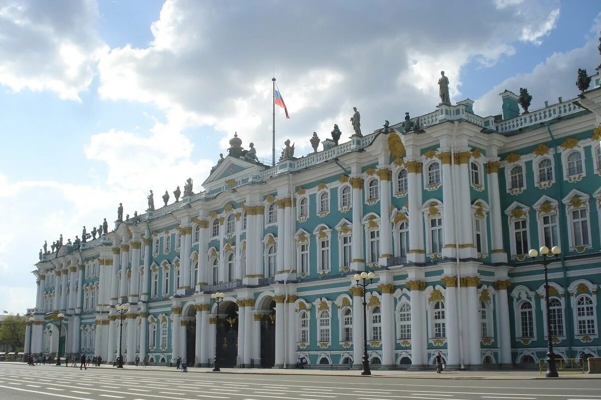Музей зимний дворец в санкт-петербурге. Зимний дворец санкт-петербург 1764. Зимний дворец растрелли. Эрмитаж летом. Санкт-петербург.