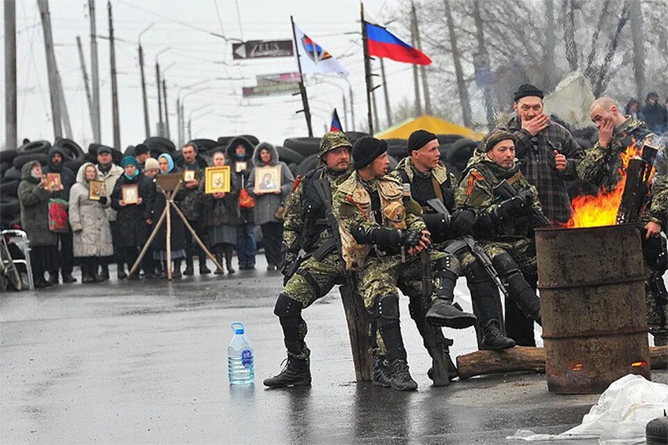 Ополченцы в Славянске 2014 год. Славянск апрель 2014. Новости часа славянск