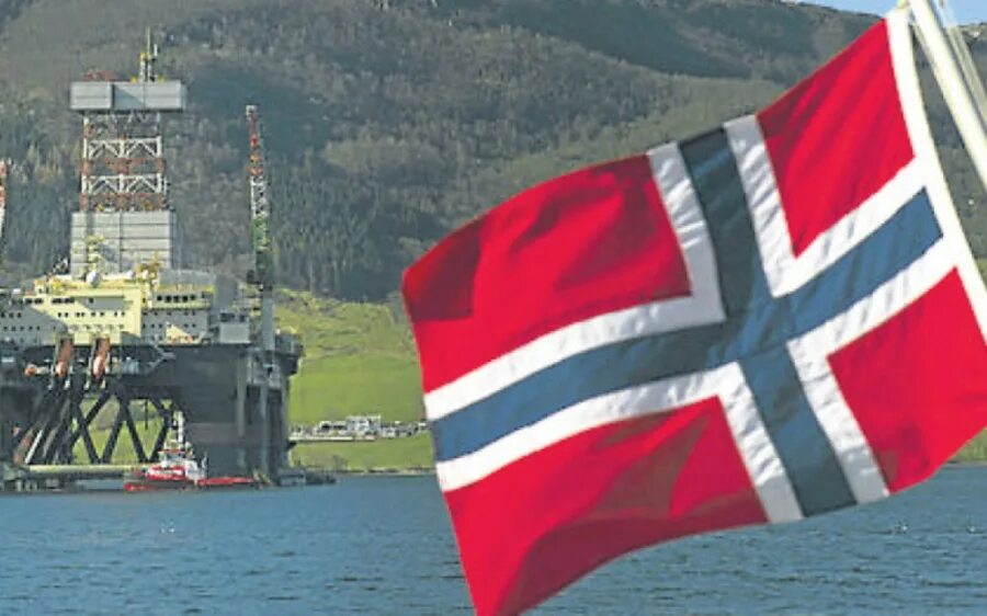Норвегия добывает нефть. Добыча нефти в норвегии. Норвегия добыча нефти и газа. Норвегия добыча нефти и газа. Норвегия газодобыча.