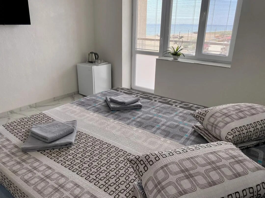 Рф город саки отель кокос. Гостевой дом кокос голубицкая. Отель кокос. Отель кокос прибрежное. Отель кокос.