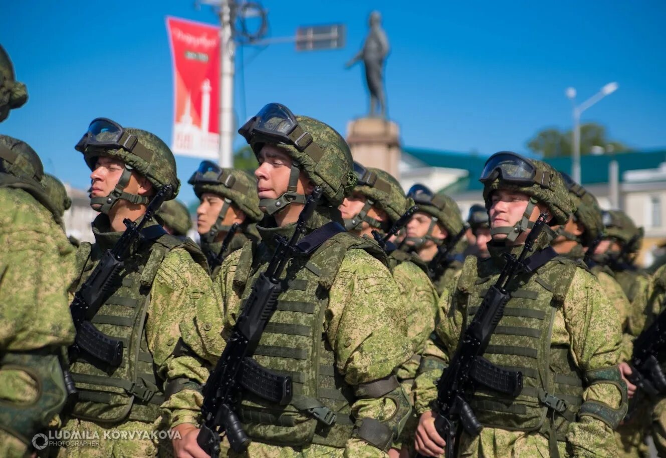 В карелии армейский. Российские военные самые лучшие. Армия Карелии. Армейский корпус. Армия России несет.