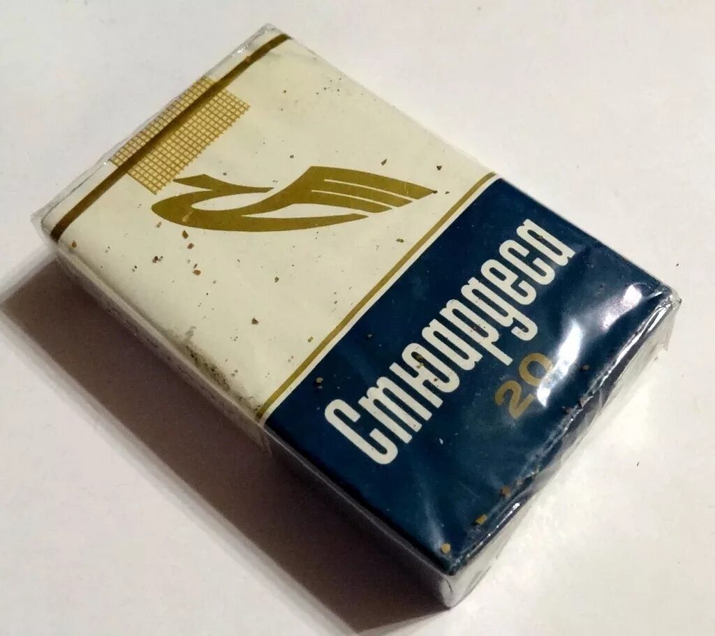 Папиросы балтика. Сигареты marlboro. Marlboro старая пачка 90. Сигареты мальборо из 90-х. Сигареты мальборо 90-х.