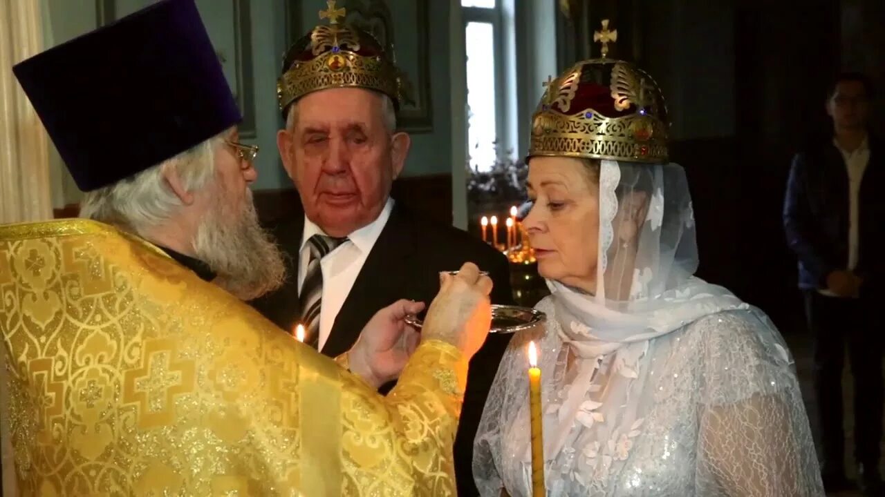 Таинство венчания в православной церкви. О христианском браке. Венчание в храме. Венчание в омске. Кольца для венчания в церкви.