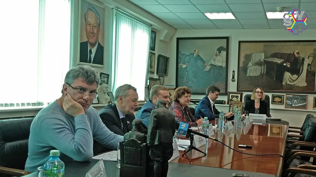 Последнее интервью немцова. Борис немцов в ярославле. Немцов за 3 часа до смерти. Борис немцов эхо москвы 2015 год. Последнее интервью немцова.