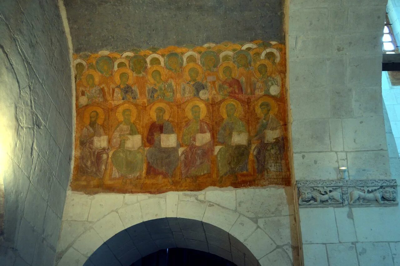 Страшный суд фреска дмитриевского собора. Страшный суд дмитриевского собора во владимире. Фреска дмитровского собра. Фрески дмитриевского собора. Апостол матфей.