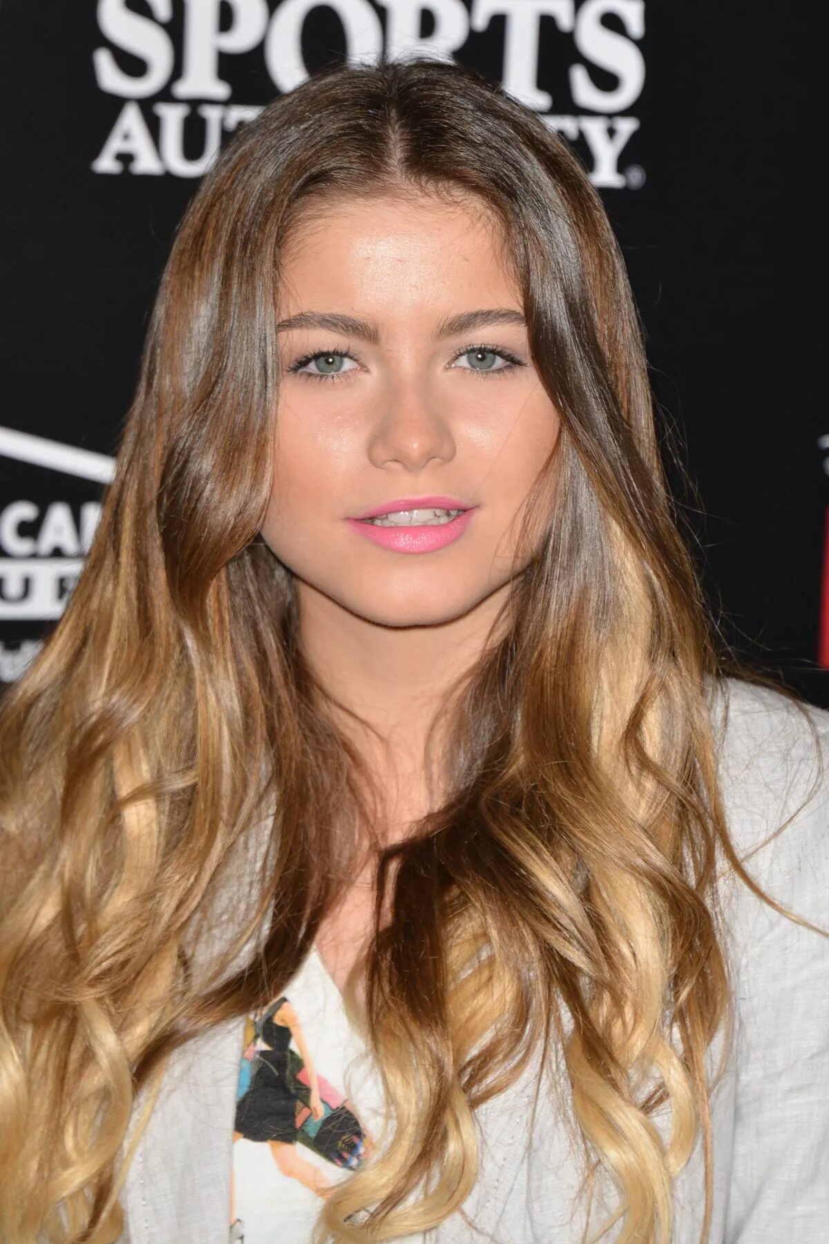 Sofia Reyes. Софи рейс Sofia Reyes. Sofia Reyes фото.