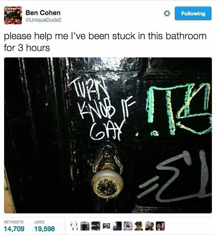 надпись help. хелп кот. человек с табличкой help. !please help me! надпись. Help me please картинки.