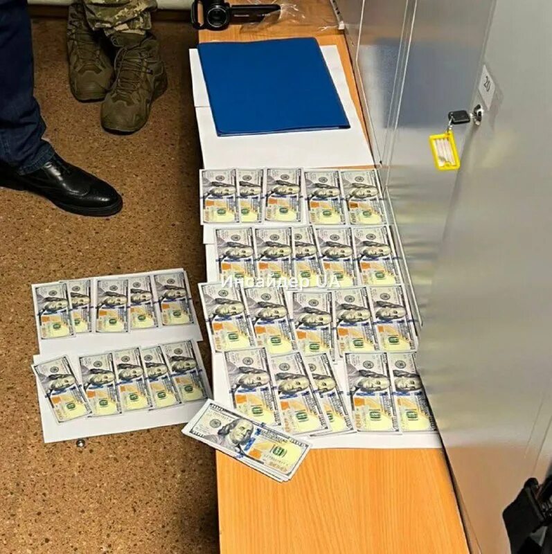 снимут учета арестуют. приставы изымают имущество. снимут учета арестуют. арест имущества должника. снимут учета арестуют.