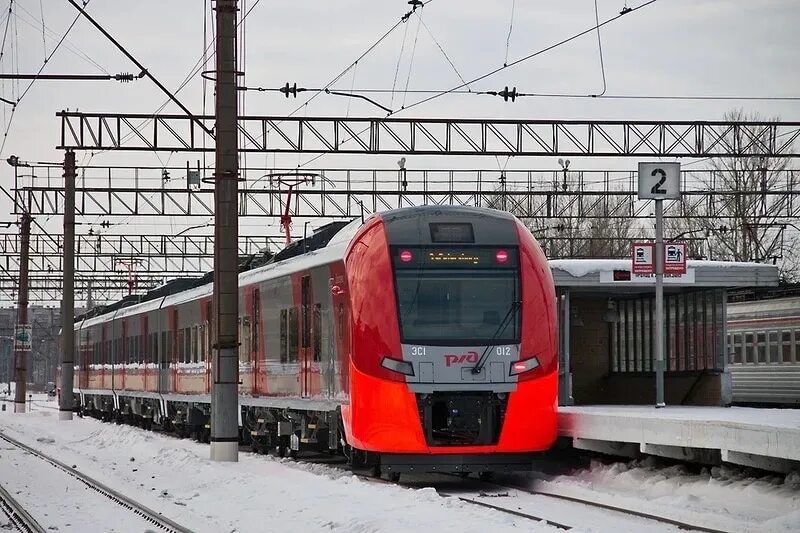 Ласточка ржд. Электропоезд ласточка эс1. Электрички ласточки москва химки. Электрички ласточки москва химки. Электрички ласточки москва химки.