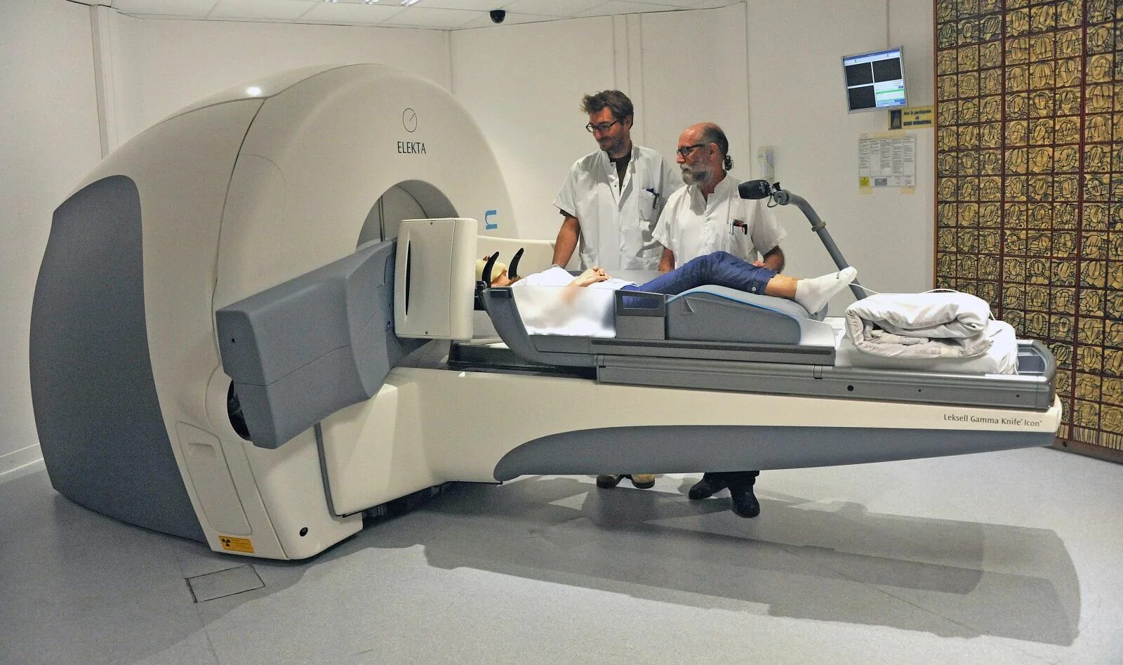 Гамма нож метастаз. Гамма нож gamma knife. гамма нож лекселла. гамма-нож (leksell gamma knife). leksell gamma knife perfexion.