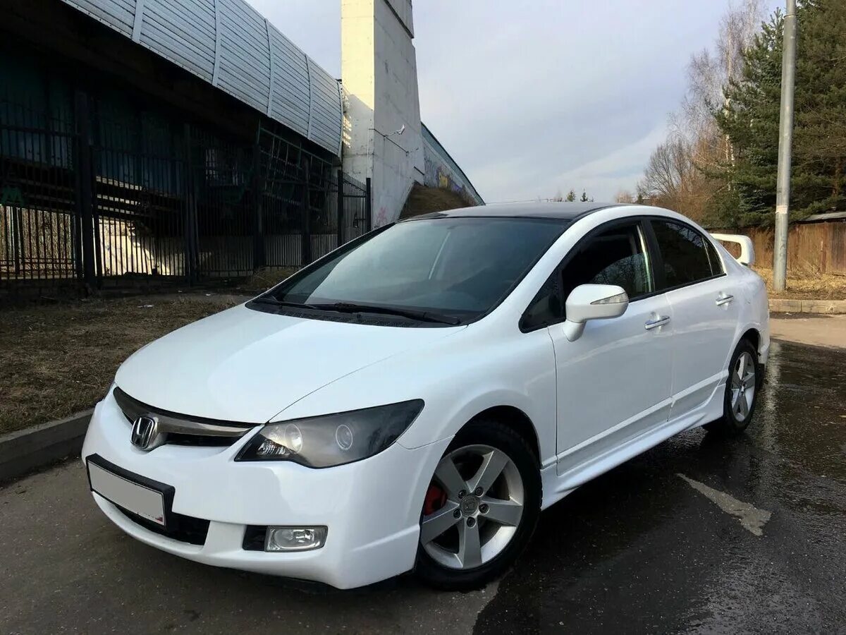 Купить хонда в уфе. Honda Civic 2008 белый. Honda Civic 8 белая. Хонда Цивик 2008 белый седан. Хонда Цивик 2008 белый.