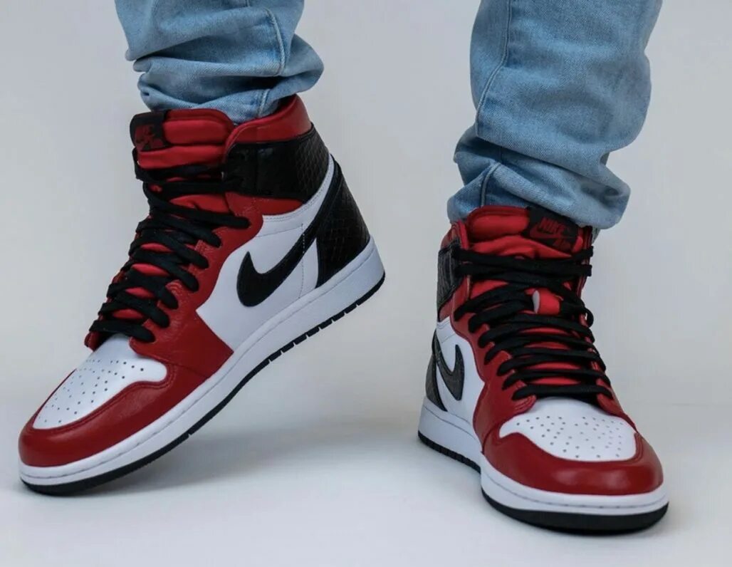 Высокие кроссовки 2024. Nike Air Jordan 1 High og. Nike Air Jordan 1 Wmns. Air Jordan 1 High Satin. Nike Air Jordan 1 High.