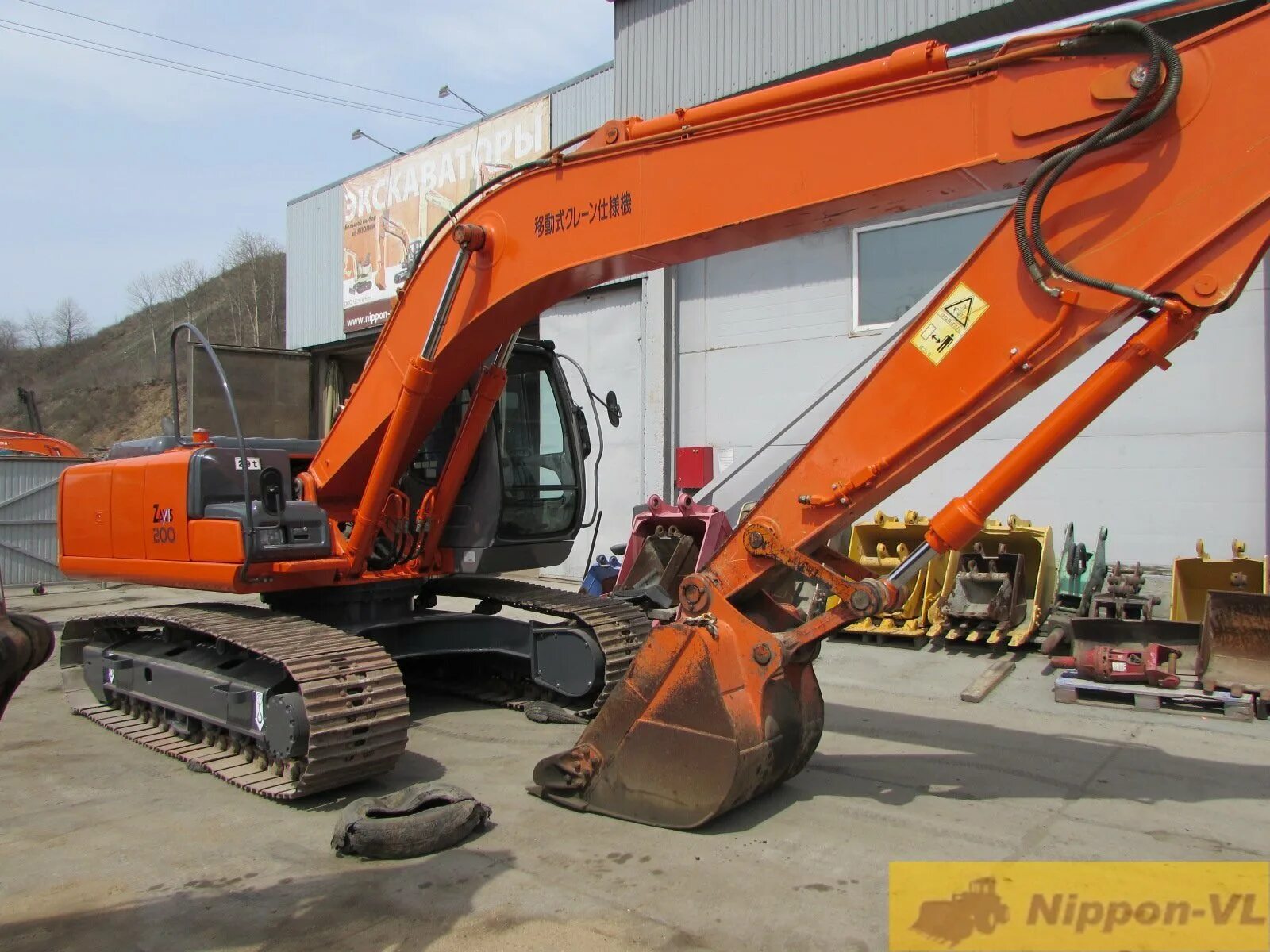 Купить экскаватор 330. Hitachi zx200-3. Экскаватор Хитачи 330. Экскаватор Hitachi zx200. Hitachi 200 экскаватор.