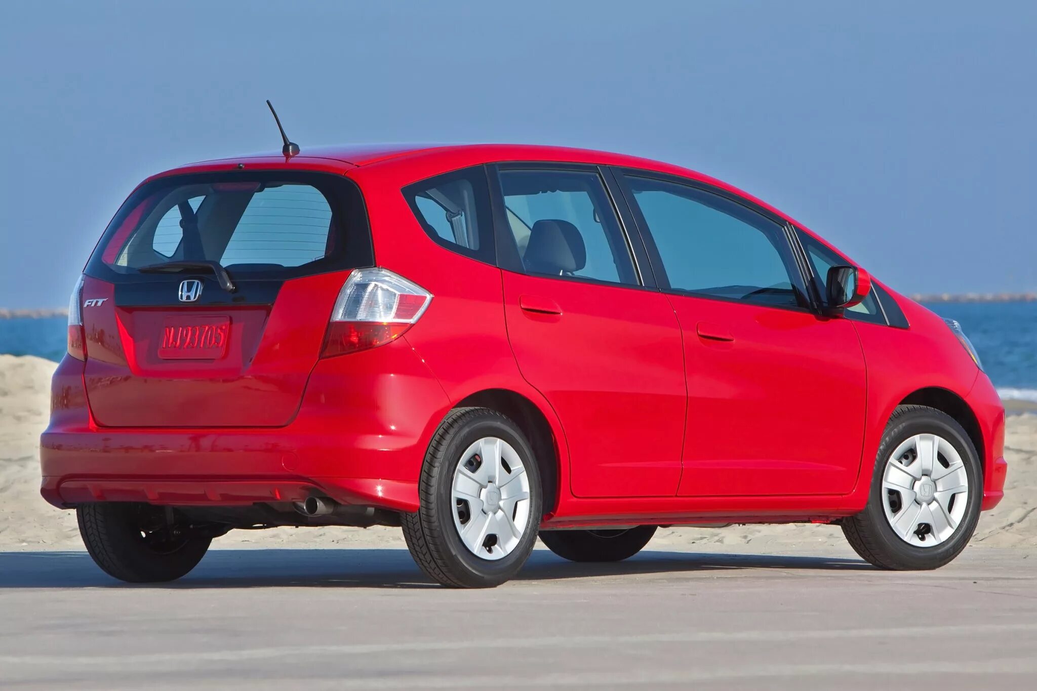 Купить машину хонда фит. Honda Fit 2013. Honda Fit 2012. Хонда фит 2012г. Honda Fit 2007.