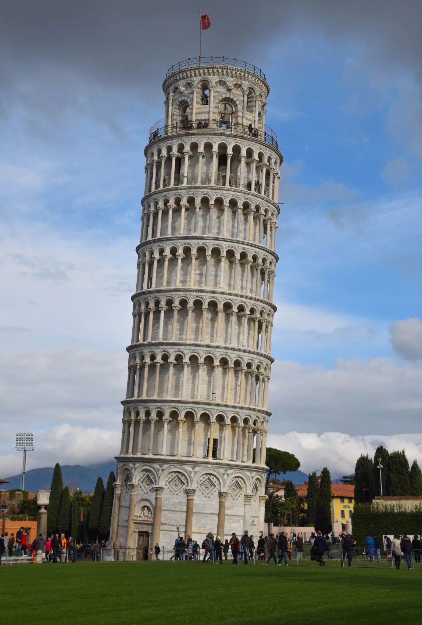 Город где башня. Пизанская башня Италия. Пизанская (Падающая) башня (Пиза, Италия). Пизанская башня в 1173. Париж Пизанская башня.