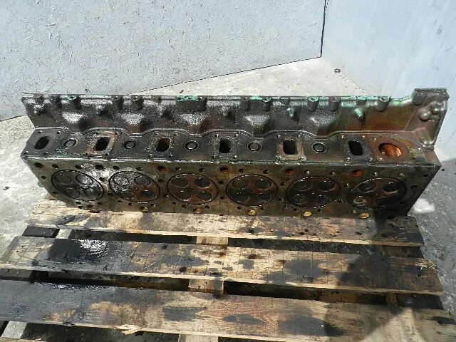 Головка д 12. Головка блока volvo d12. гбц д12а вольво. д12а гбц volvo fh. головки блока цилиндров вольво ф 10.