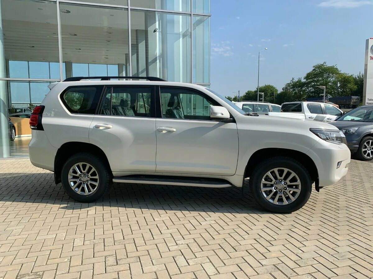 Куплю прадо 2020 года. Toyota Land Cruiser 150 2020. Тойота Прадо 2020 белый. Прадо 150 белый 2020. Toyota Land Cruiser Prado 150 2022 белый.