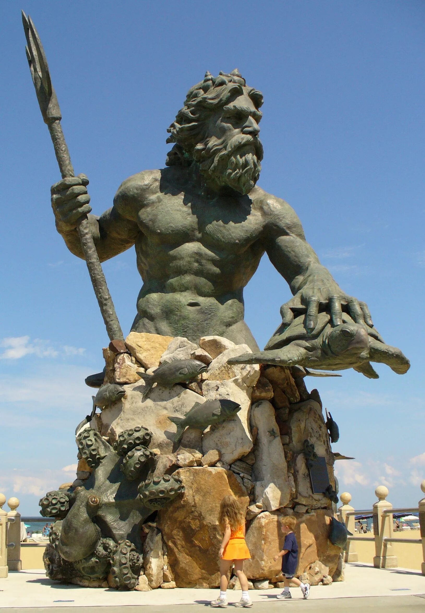 Статуя Нептун Посейдон. Скульптура Посейдон Нептун Зевс. Посейдон скульптура древней Греции. Посейдон Бог древней Греции. Древний бог нептун