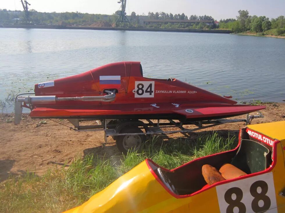 Спортивная лодка 5. Советские гоночные лодки. Водный corvette. Lamborghini offshore powerboat racing. Спортивная лодка глиссер.