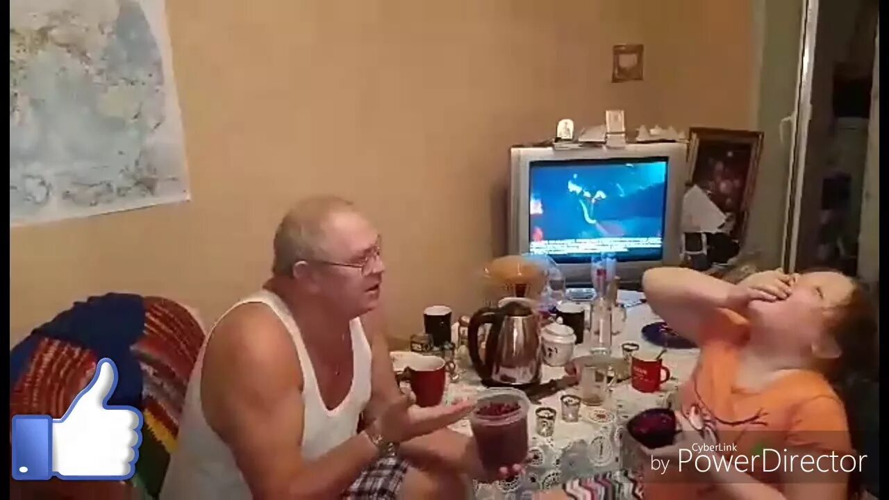 Дед делает куни своей развратной внучке гиф