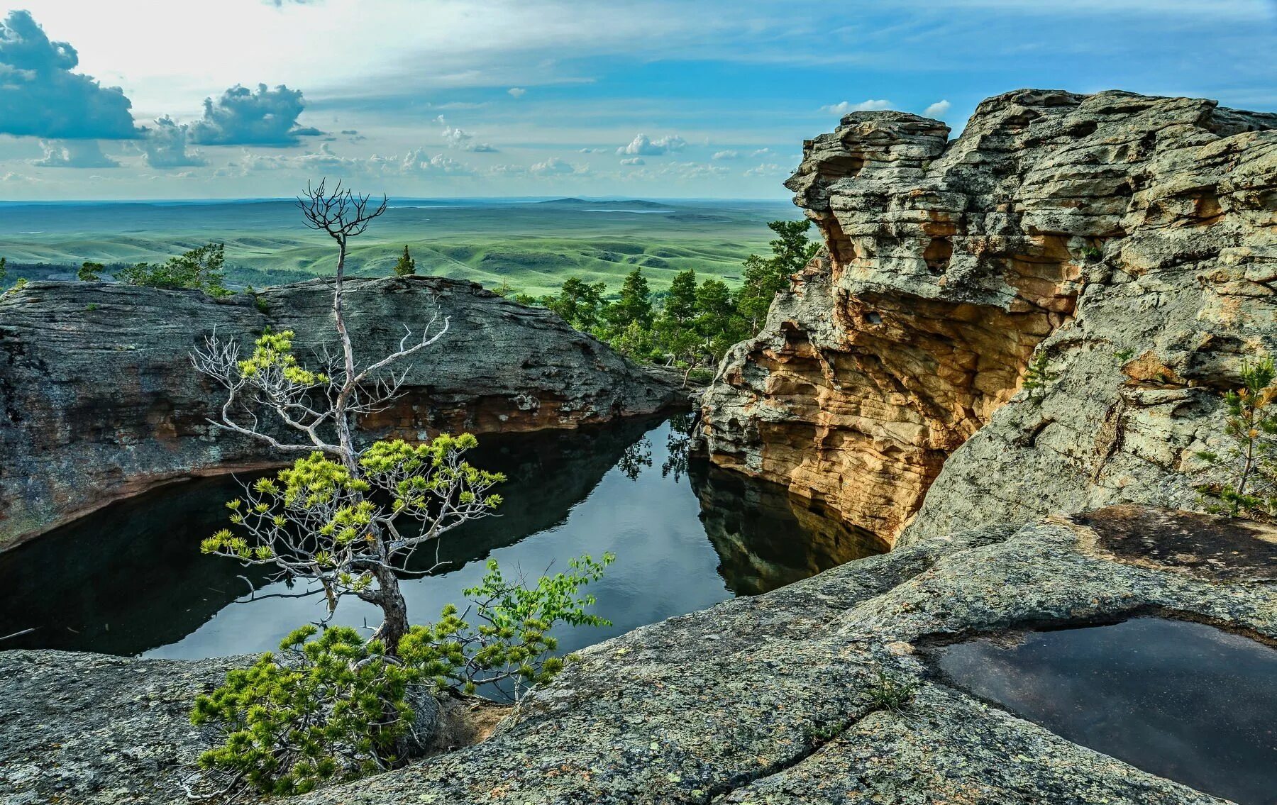 Каркаралинск озеро Шайтанколь. Казахстан Каркаралинск горы. Каркаралинский государственный национальный природный парк. Карагандинская область Каркаралинский нац парк. Каркаралы